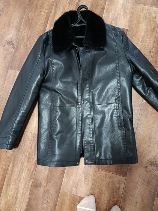 Продам новую куртку.