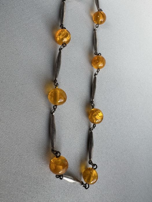 Colier din argint si chihlimbar