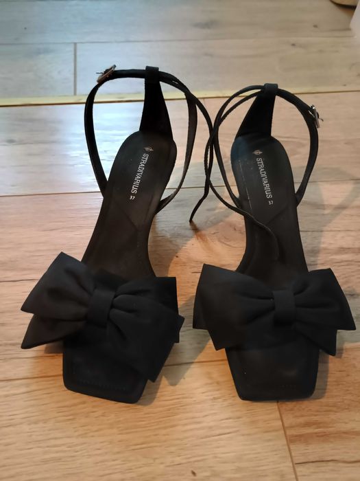 sandale stradivarius 37 cu funda si toc mic