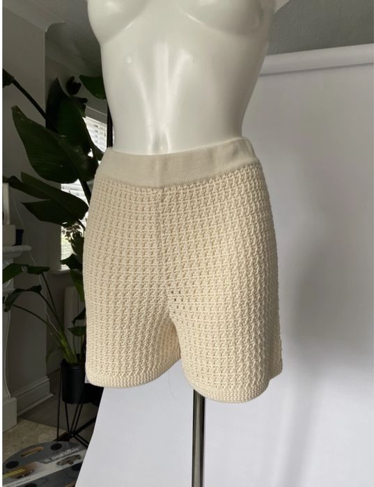 Massimo Dutti - Къси панталони по 20€