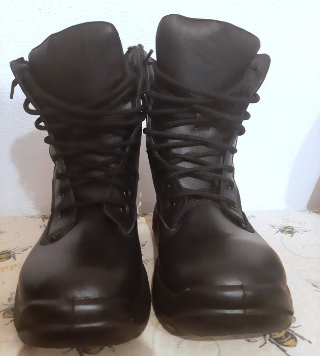 Bocanci militari