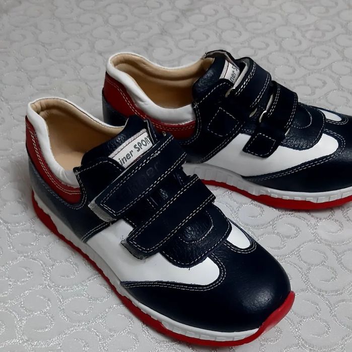 Кроссовки детские