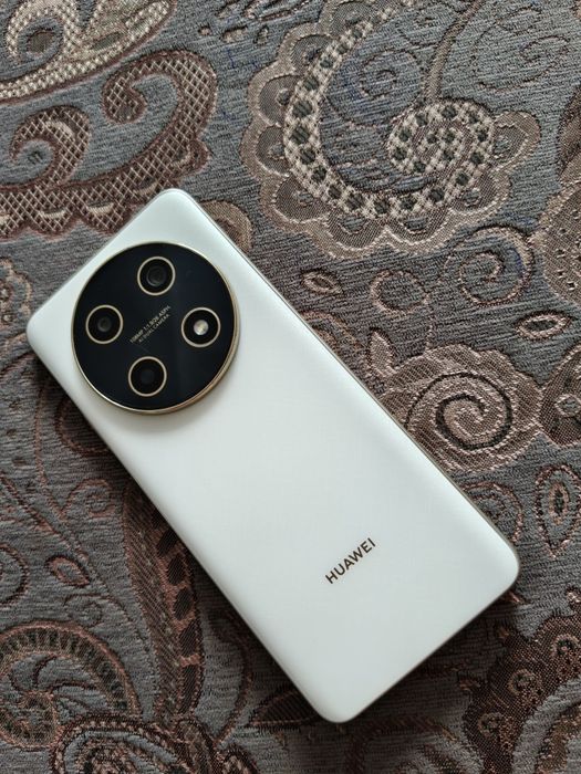 Смартфон Huawei nova 13i