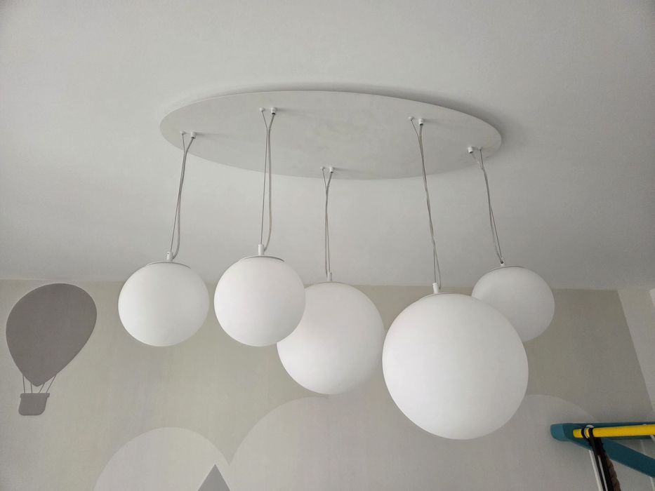 Lustra noua, alba cu globuri sticla, Maytoni Basic Form