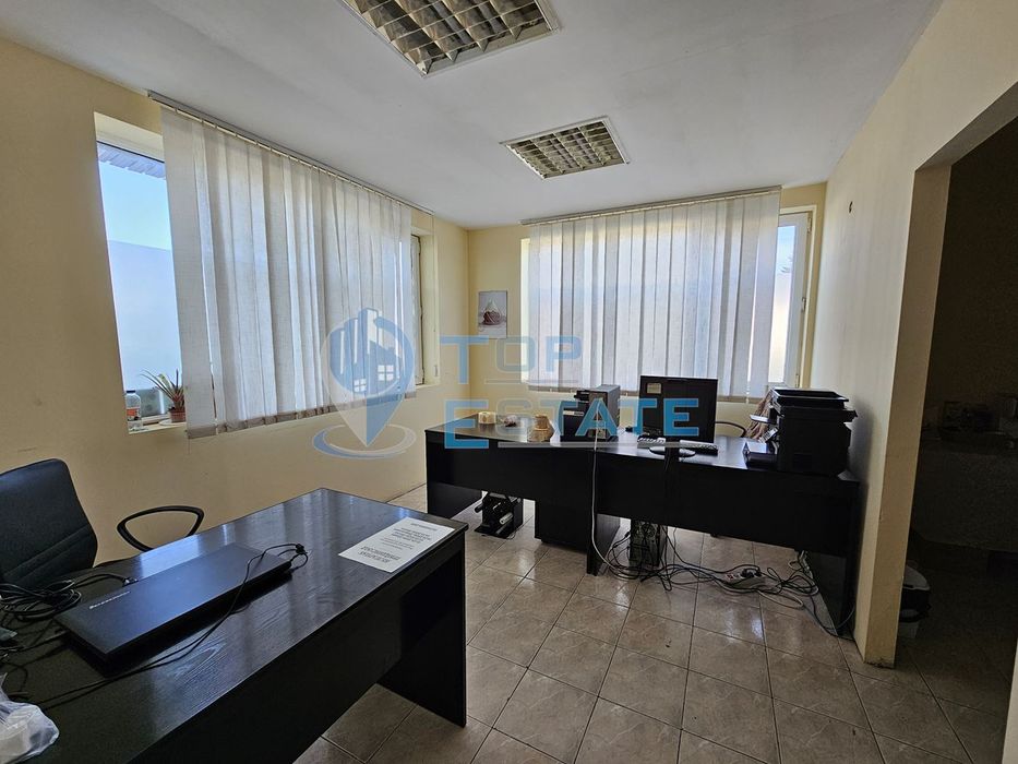 Продава се Промишлена сграда в с. Поликраище, Област Велико Търново - 1029 кв.м за 349 €/кв.м - Снимка #1