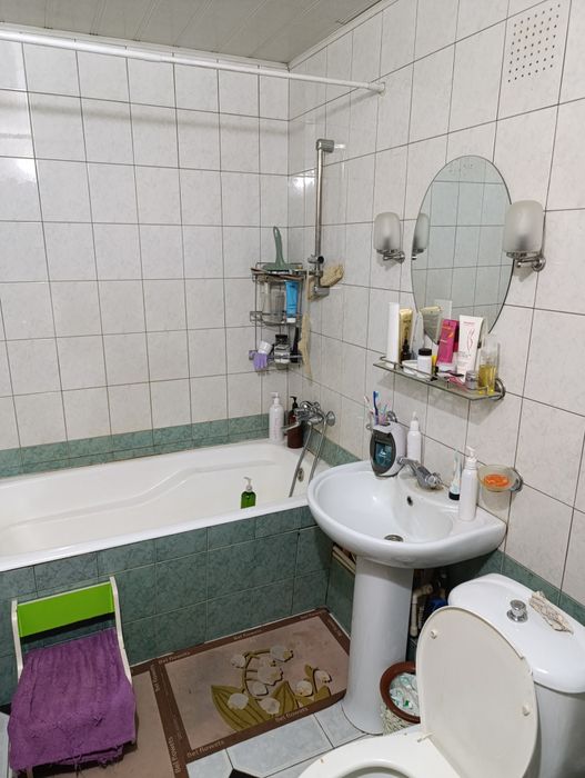 Продаёться своя 2/4/4