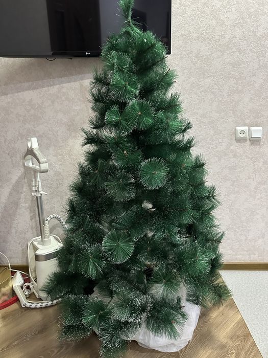 Продается Новогодняя елка
