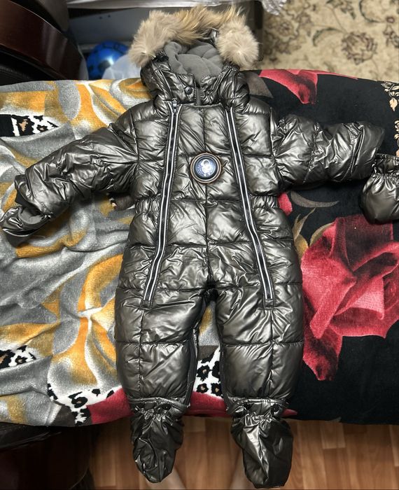 Продам детский комбинезон зимний