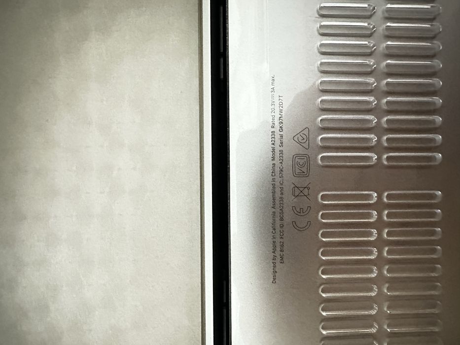 MacBook Pro 13 M2 озу 8, Память 256 SSD акум 99%