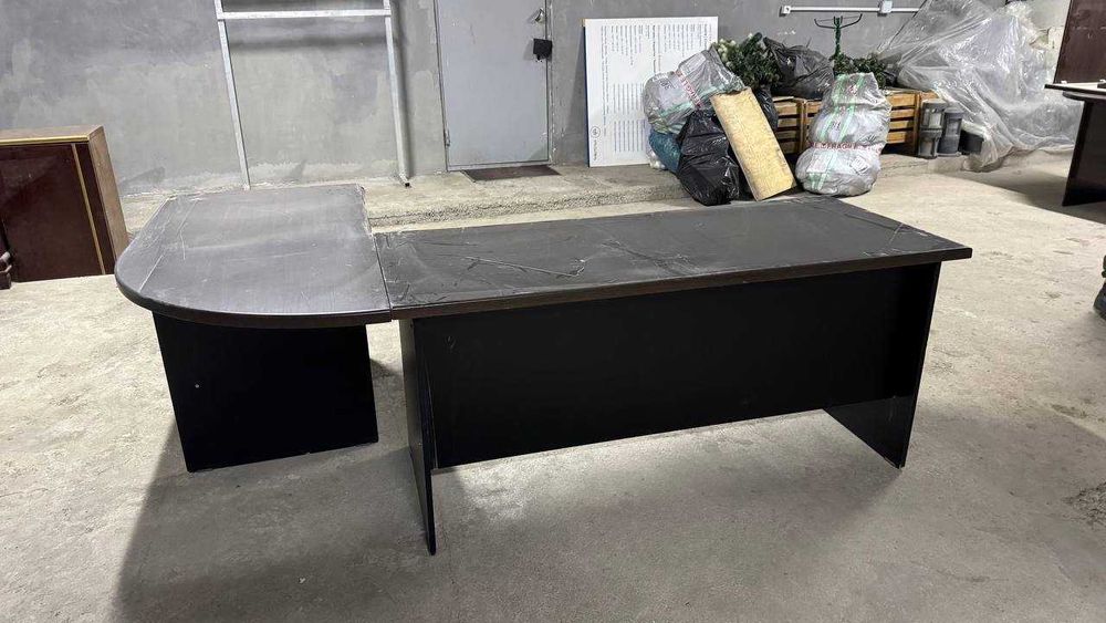 Столы офисные с тумбой