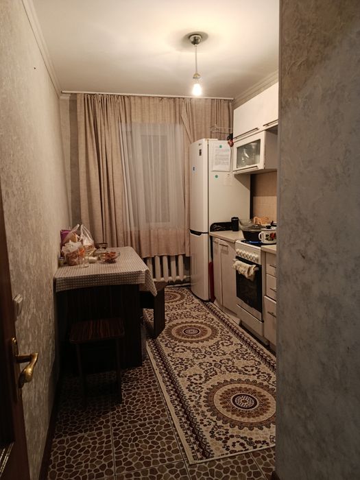 Продаю письменный стол