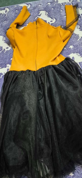 Елегантна рокля с тюл