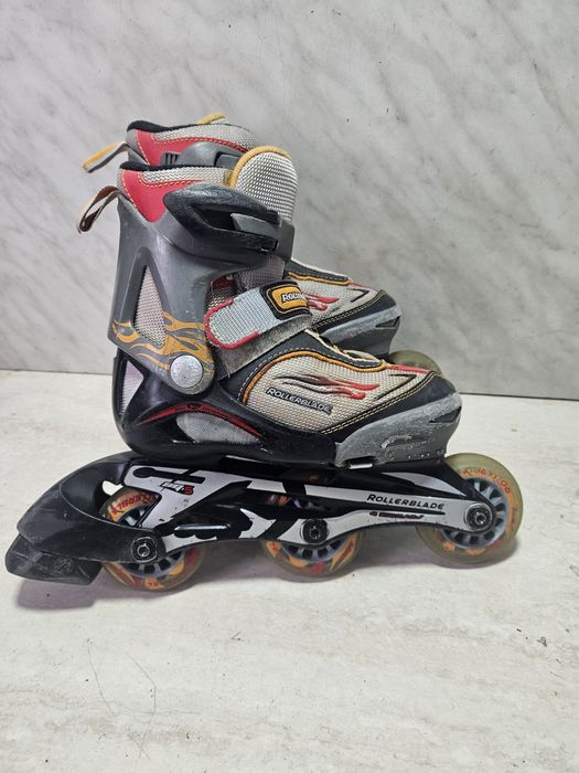Role Rollerblade reglabile marimea 29-30-31-32-33 si 34.