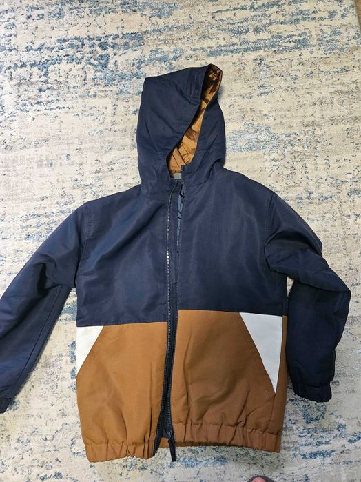 Два броя детски якета за момче.