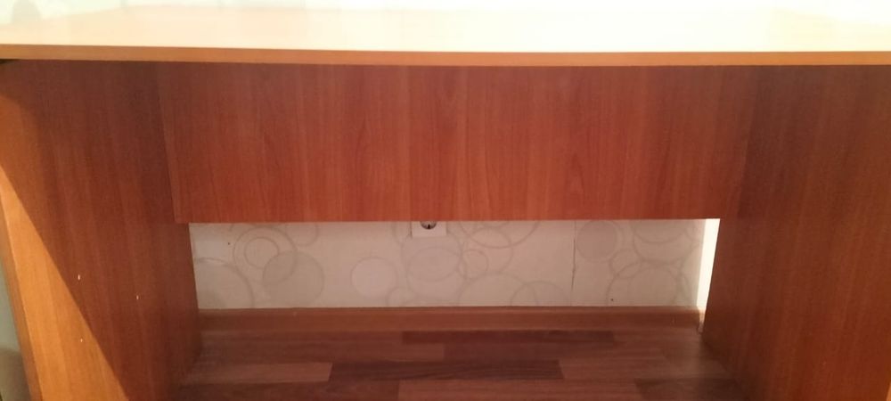 Продам письменный стол