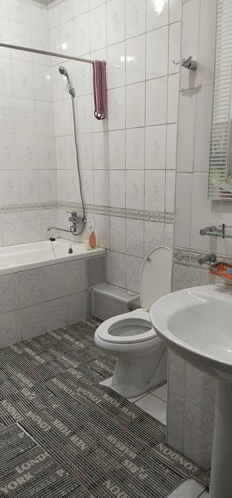 Arenda 2 kom kvartira s remontom,s mebelyu i tehnikoy
