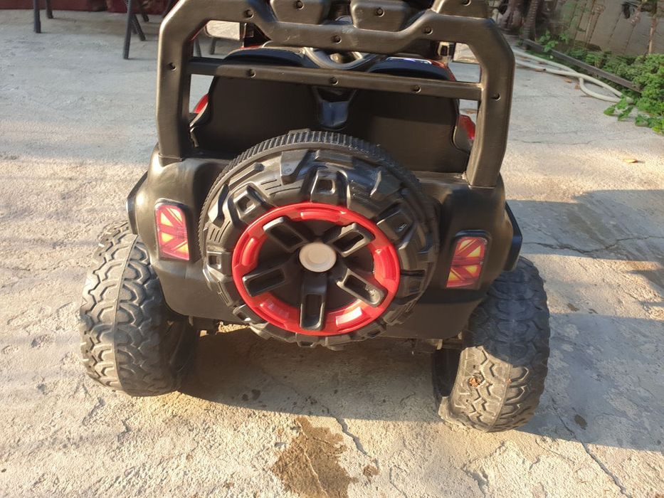 Машинка детская на пульте