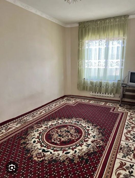 Kitob tumani,Beruniy domlari 1-etaj, 2xonali.