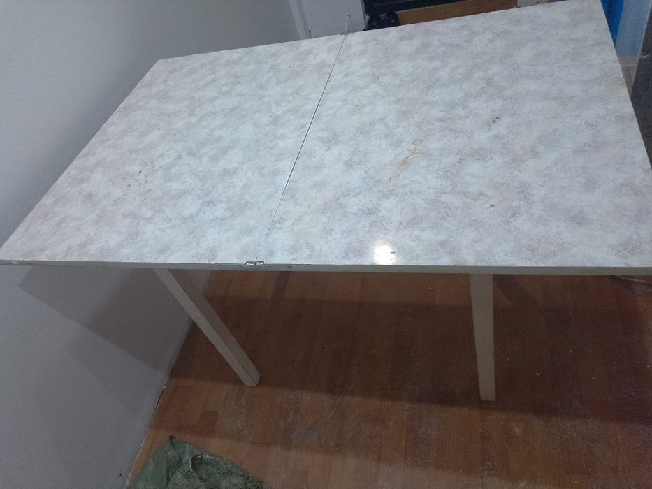 Продам стол раскладной цена 5000 тг