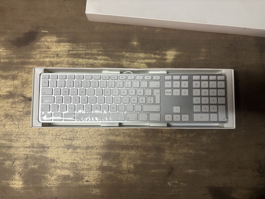 Чисто нова Apple клавиатура, неразпечатана