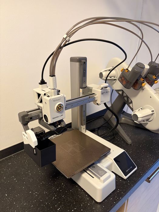 Bambu Lab A1 Mini Imprimanta 3D + AMS Lițe