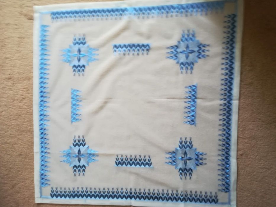 3 карета ръчна бродерия- тюл