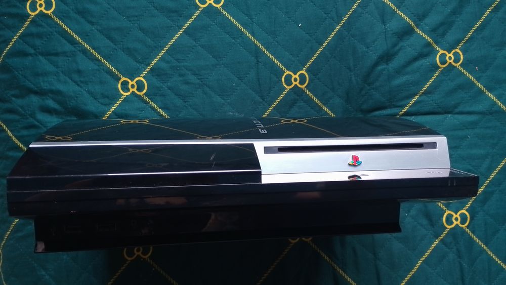 Продам приставку PS3