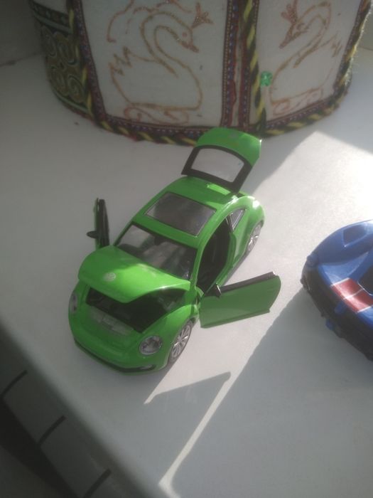 Игрушки разные  машинки и другое