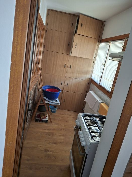 Vind sau schimb  apartament 2 camere  decomandat  cu centrala  propie