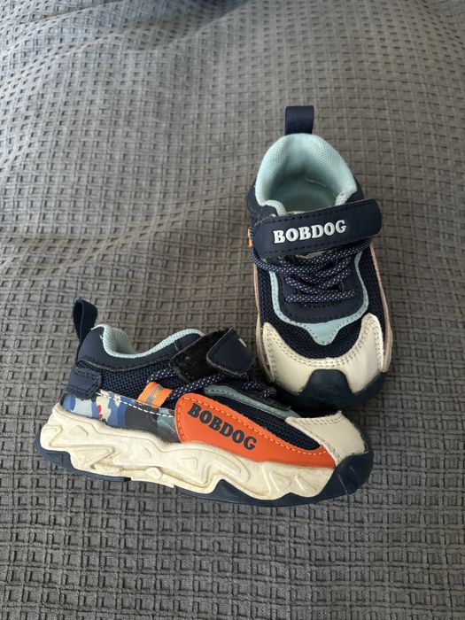 Детские кроссовки