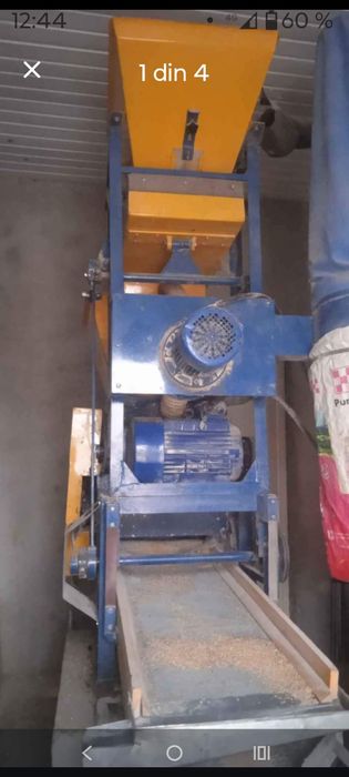 Vând moară de mălai