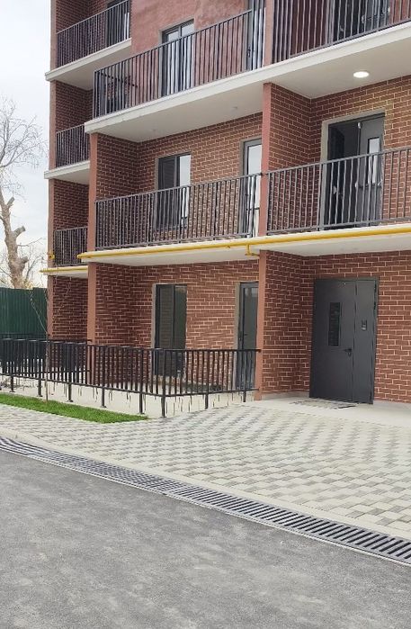 1-й этаж. Под нежилое помещение в Яшнабадском районе.