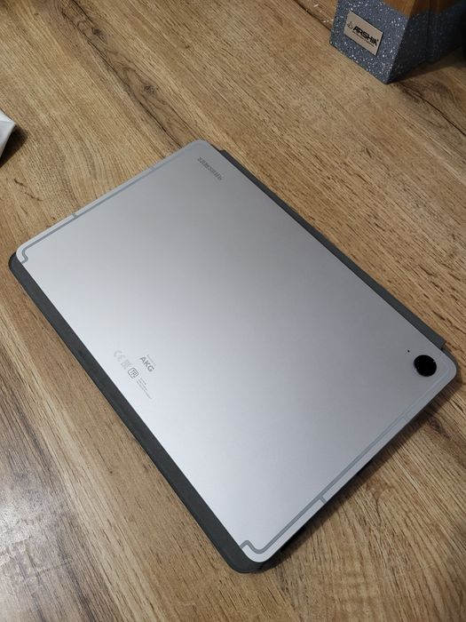 Продам планшет со стилусом samsung s9 fe 128 gb