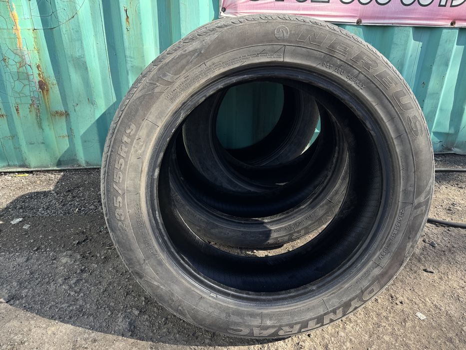 Комплект летних шин 235/55 R19