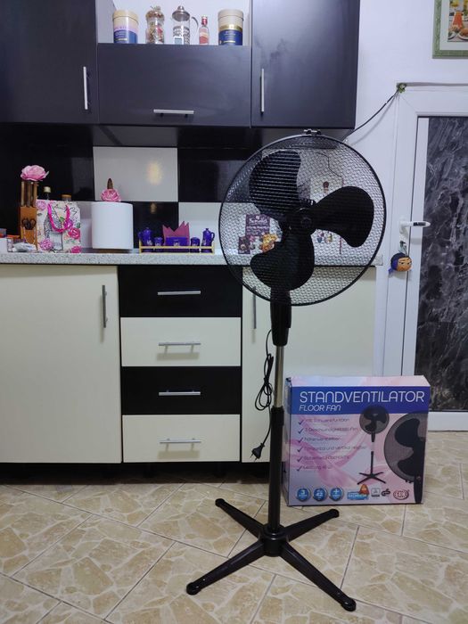 Ventilator cu picior ,nou