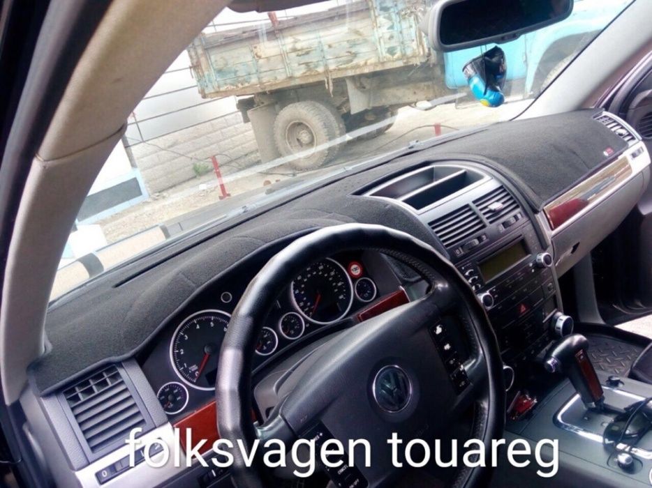 Коврик на панель(приборов)