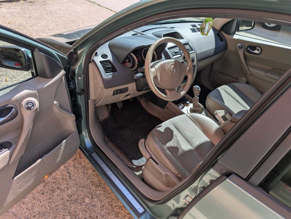 RENAULT Megane
