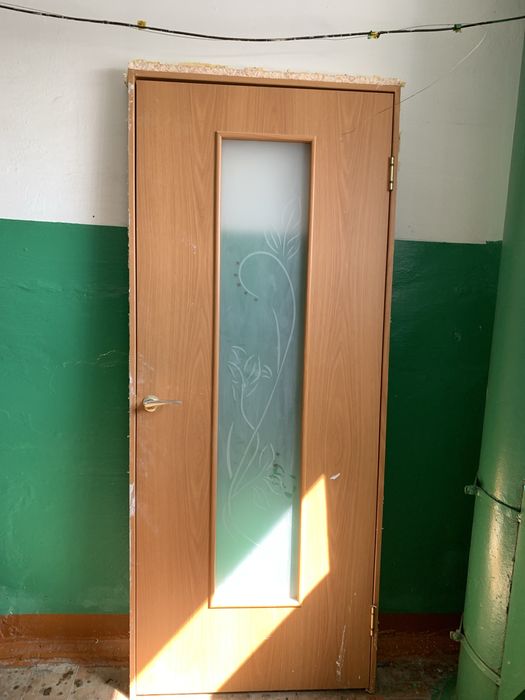 Продам межкомнатные двери б /у ,