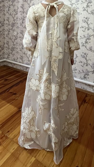 Элегантное красивое платье