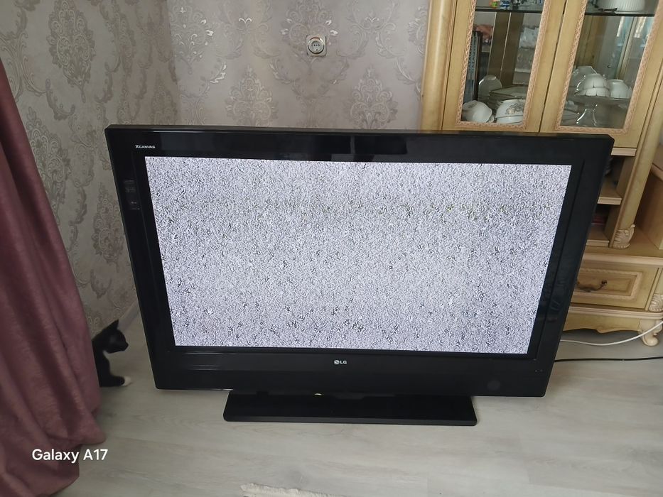 Продам телевизор LG