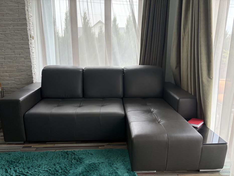 Canapea imitatie piele