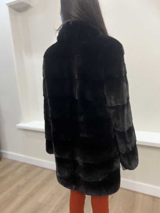 Продам норковую шубу