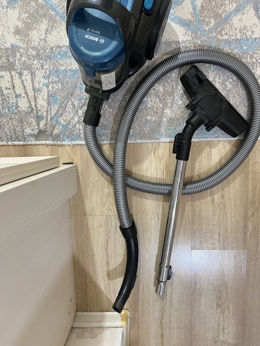 Продам пылесос Бош в рабочем состоянии.