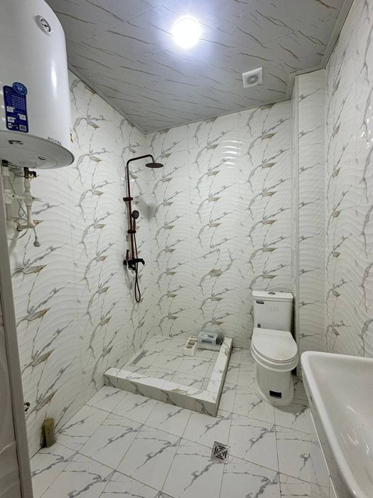 2 этаж катеж сотилади , мевастон тойхонаси ёни