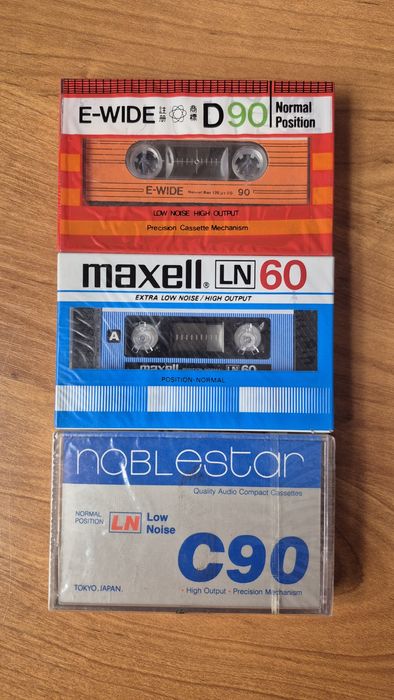 Аудиокассеты,  чистые, запечатанные.