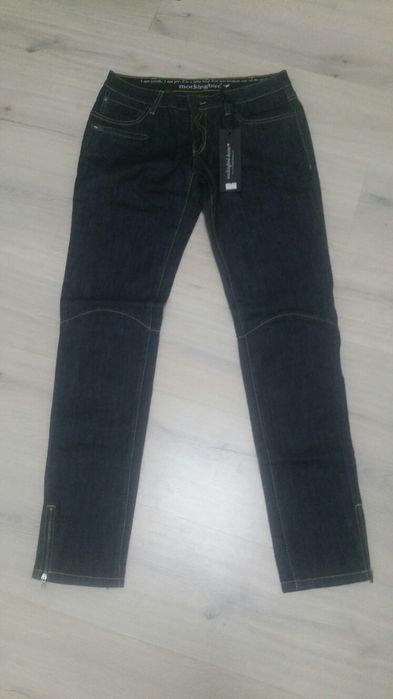 Продаю джинсы. Новые.  Сша. Р. 29. Хлопок 100%.