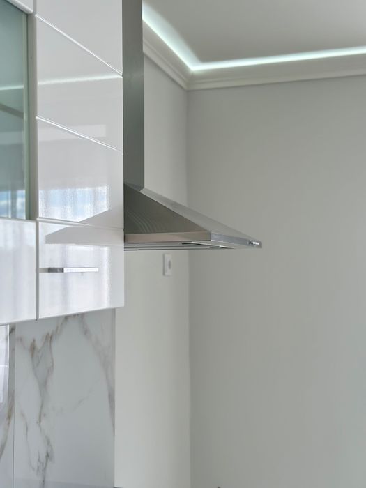 НОВ ЛУКС 3-стаен широк ЦЕНТЪР