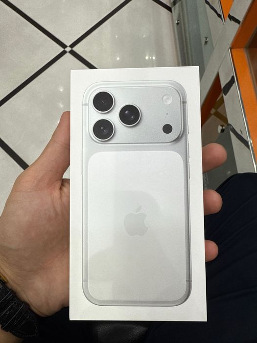 Iphone 17 pro silver 256 gb sim + e-sim