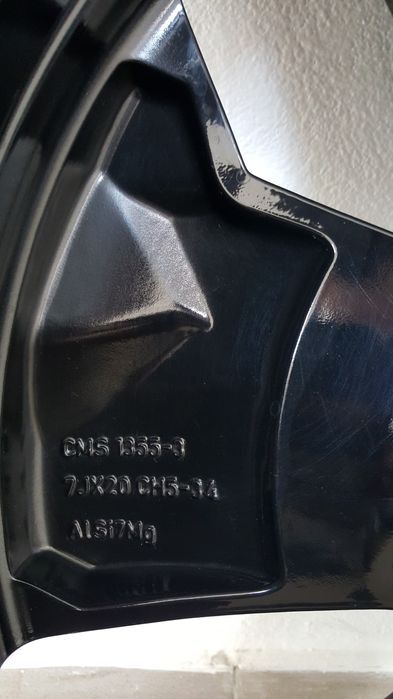JanteRenaultKadjarArkanaSymbiozCapturMeganeE-TechKoleosScenicE-TechEspaceAustralRafaleTalismanDusterBigsterStrikerNissanJukeQashqaiX-TrailAriya5X114.3