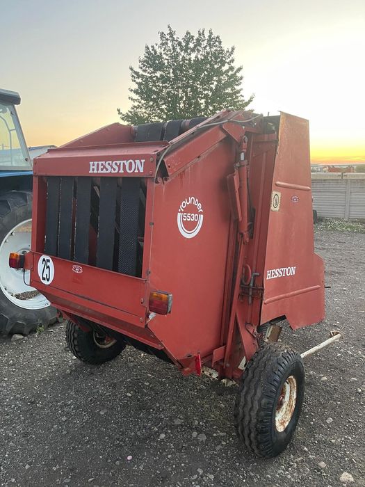 Vand presa de baloti rotunzi balotiera Fiatagri Hesston 5530 mica de deal recent adusa